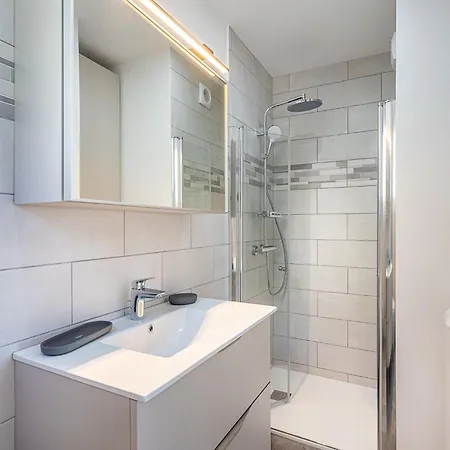 Apartment Les Bougainvillees By Interhome