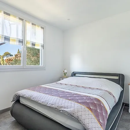 Les Bougainvillees By Interhome Le Lavandou